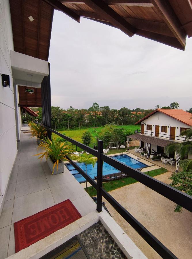 Royal Crown Residency Hotel Talawatugoda Екстер'єр фото