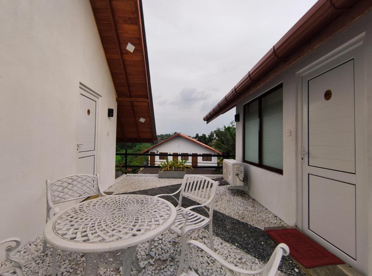 Royal Crown Residency Hotel Talawatugoda Екстер'єр фото