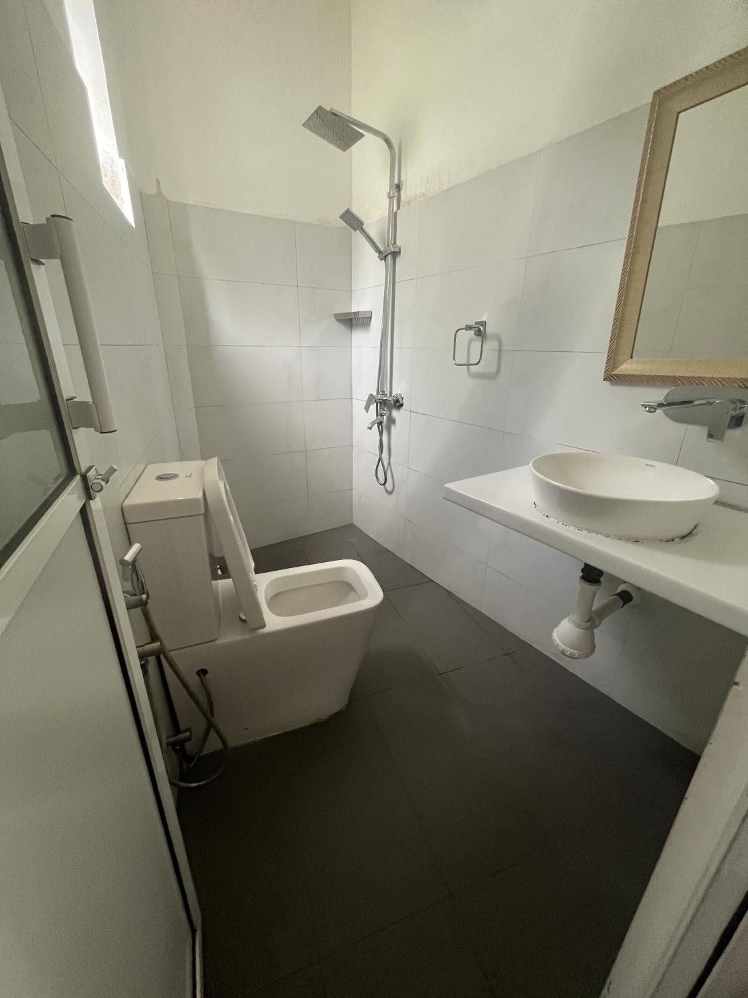 Royal Crown Residency Hotel Talawatugoda Екстер'єр фото